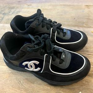 CHANEL TENNIS SHOES size 35
